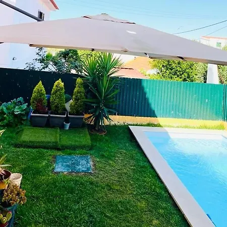 Moradia T4 Com Piscina E Churrasco Estoril
